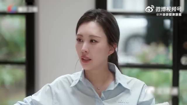 原来蓝盈莹也是富二代，父母给她铺路将来继承家业，她却跑去演戏