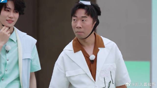 杨迪又偷题了！ 白鹿趴在跟前都看不出是啥东西，杨迪却能秒猜答案，太厉害了