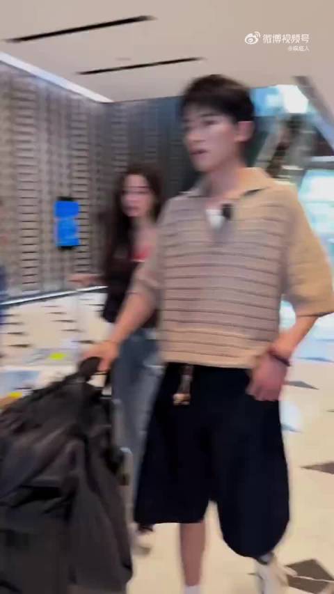 花少8送考人娜扎王星越同行，张晚意邓为同框马思纯拥抱周冬雨