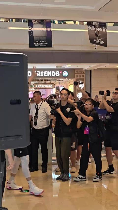 林书豪现身厦门、林书豪、厦门、特步林书豪2se