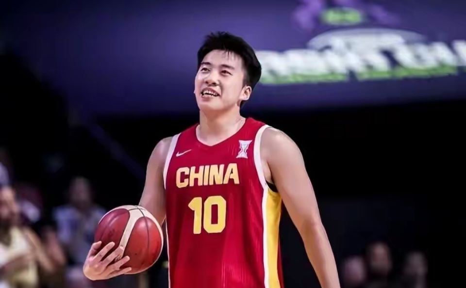 主场19分惨败日本！王俊杰成蓝领杨瀚森老毛病，郭士强用人遭质疑
