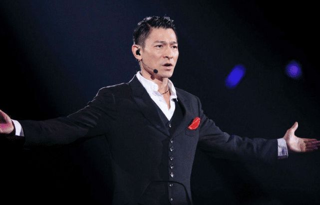 被刘德华张惠妹拒绝的天才歌手，如今音乐界地位无人动摇