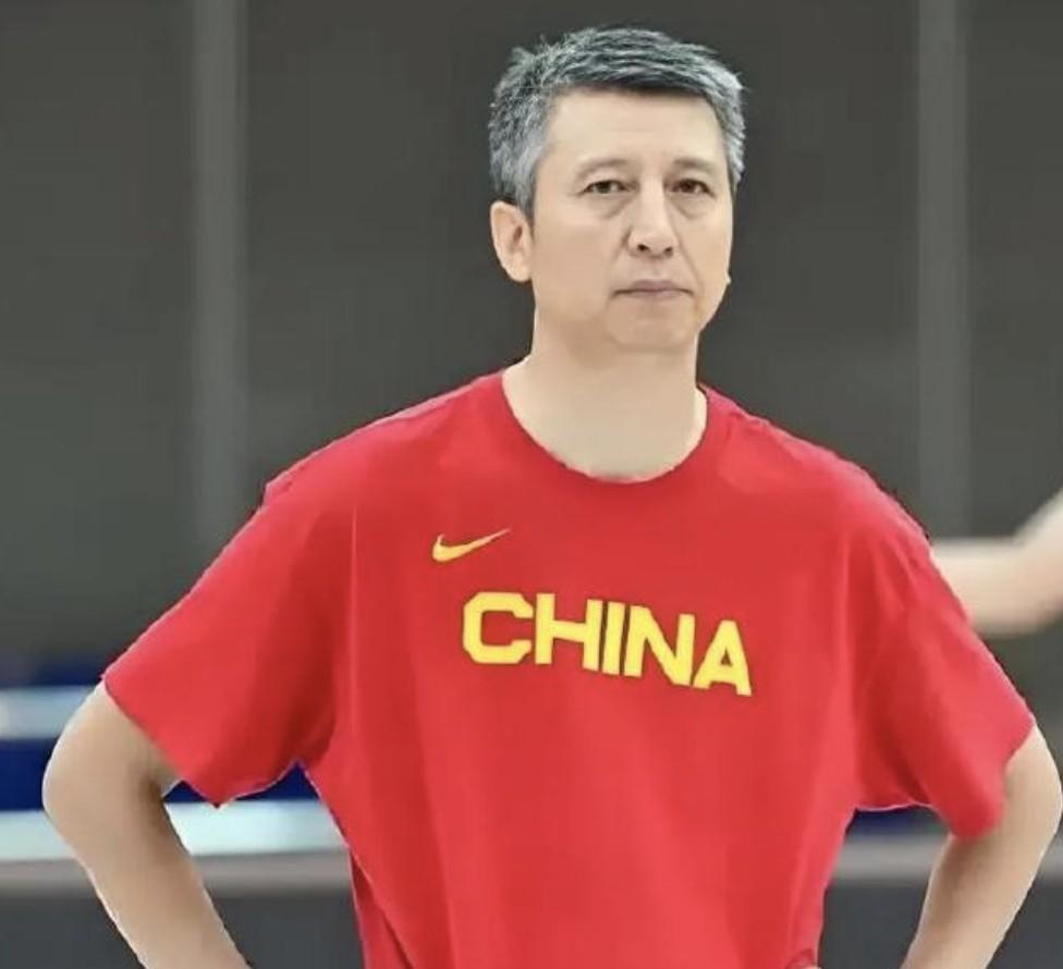 媒体人:郭士强执教男篮后坚持两原则,营造困难氛围&拒绝采访