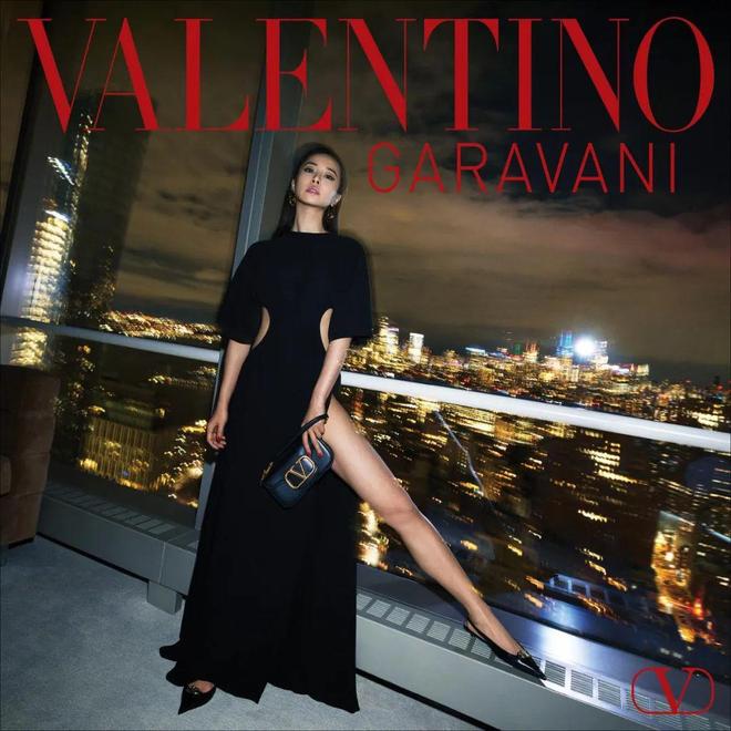 华伦天奴 VALENTINO 正式官宣蔡依林成为品牌代言人，恭喜！