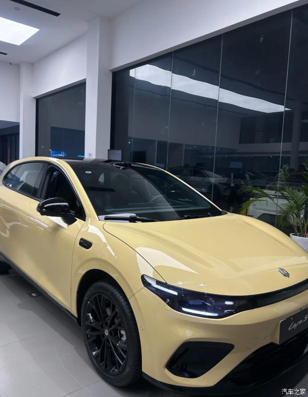 提零跑Lafa5，毕业3年攒钱购车，一周实测，轿跑梦终实现_零跑Lafa5