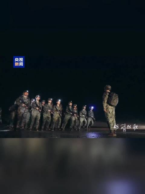 火箭军官兵揭秘洲际导弹发射细节
