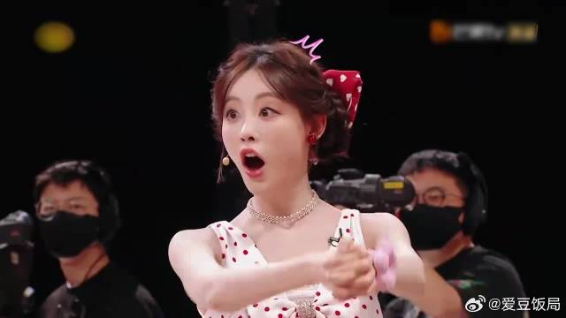 祝绪丹好可爱！自编粤语答问题，竟被杨迪“殴打”？
