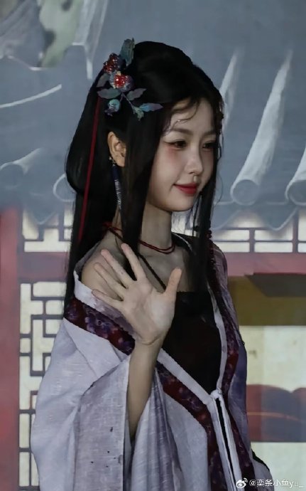 普通人画这个仿妆容易上手吗？