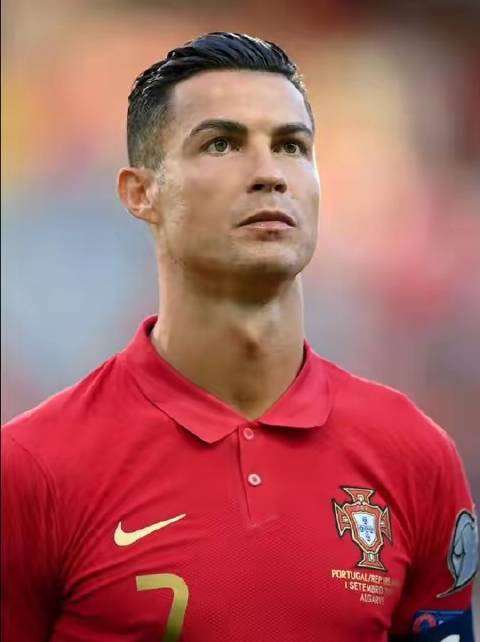 FIFA预热海报无视C罗，回顾海报又贬低引争议