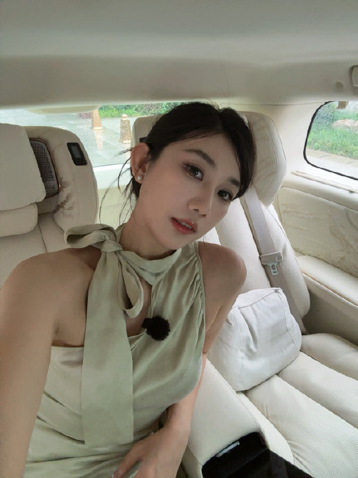 还有哪些女明星职业装造型出圈了？