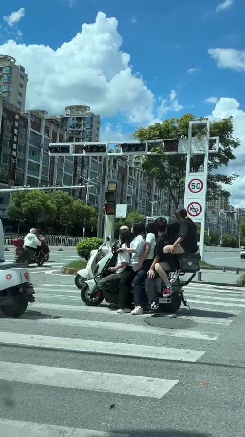 6座SUV市场遇冷，消费者转向新能源车型