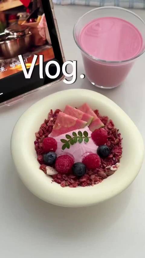明星壁纸与早餐Vlog引发社交平台分享热潮