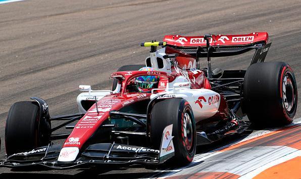 「F1」周冠宇遭遇机械故障，首次正赛退赛