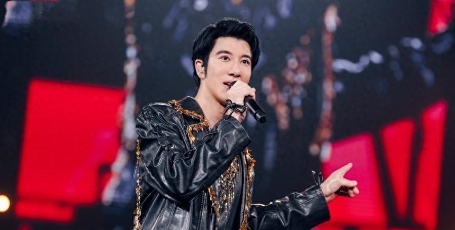 50岁王力宏突发意外!演出摔伤全身缝39针，伤情远比想象严重|刘德华演唱会|吊威亚|王力宏