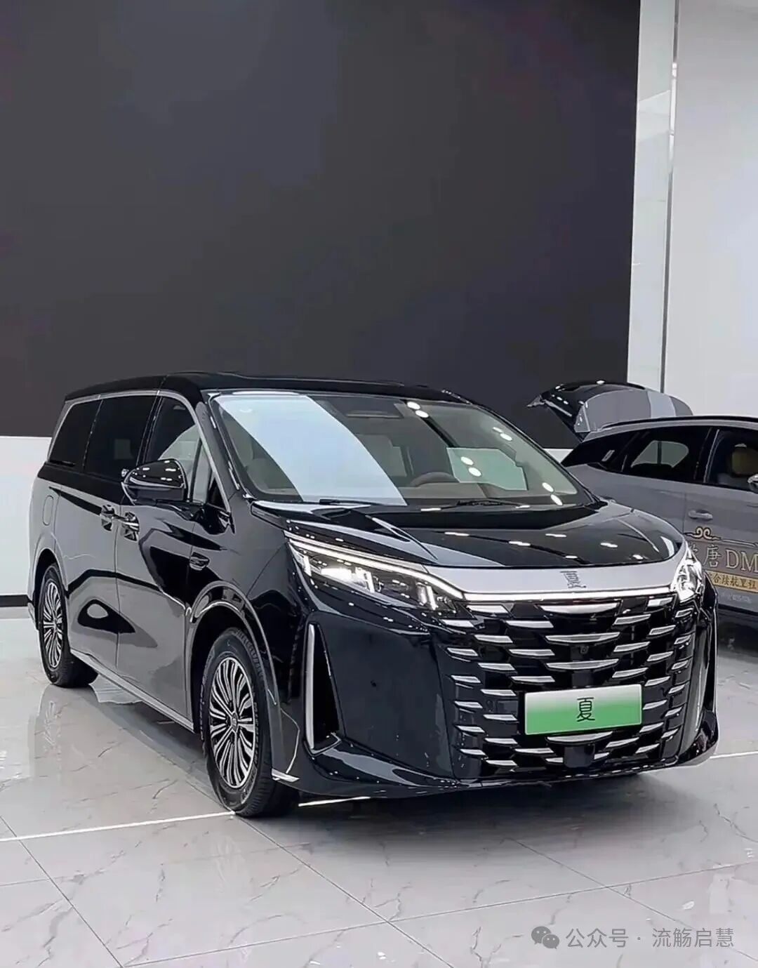 20万级“奶爸神车”实测:车长5.1米,油耗4.9L,比亚迪夏