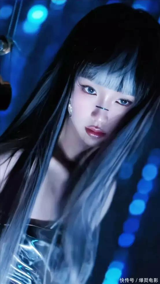 甜妹变酷姐,虞书欣化身赛博女战士,又美又飒帅呆了!
