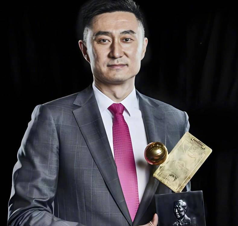 一夜无眠！杜锋辞职确认，张文逸交易谣言被破除？徐昕即将迎来首秀