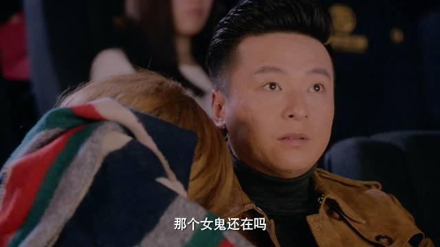 看恐怖片的反应——雯雯：“大惊小怪型”VS胜男：“冷漠脸型”？