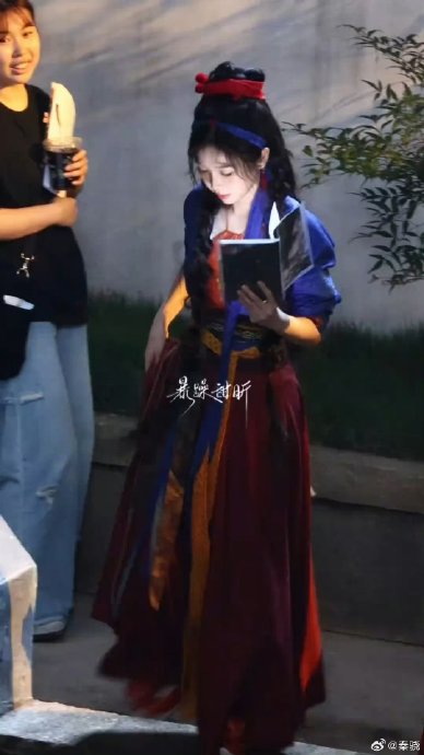 虞书欣还有哪些可爱的标志性互动动作？