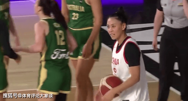 2米26张子宇砍下28分10板！中国女篮2分惜败澳大利亚，王思雨16分