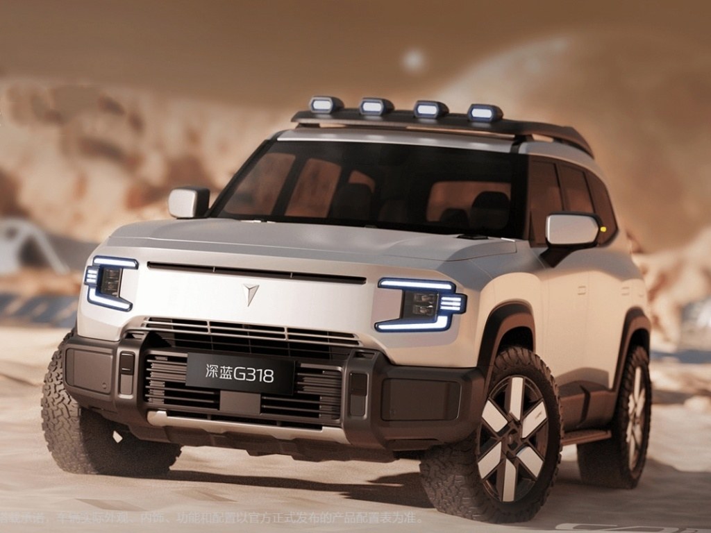 深蓝汽车深蓝G318 对比奔驰EQS SUV 谁入手性价比更高？