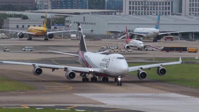 横跨中法两万公里！实拍顺丰 B747 超长极限跨洋飞行