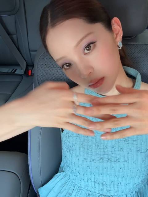 这个视频是欧阳娜娜自己的小红书刚刚发的