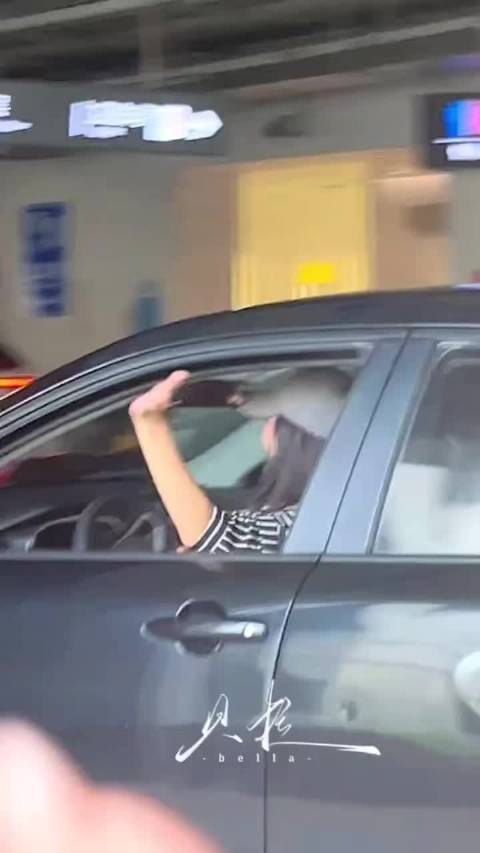 黄小蕾千里救女哈哈哈哈 蒋依依撑住！已经想象不到孩子累成啥样了
