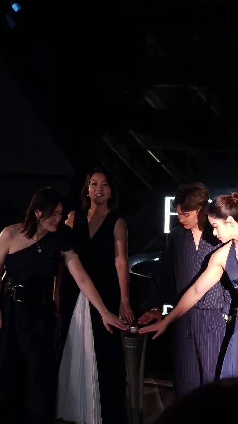 苏翊鸣余依婷叶诗文亮相雅诗兰黛活动，小棕家族展现高光时刻
