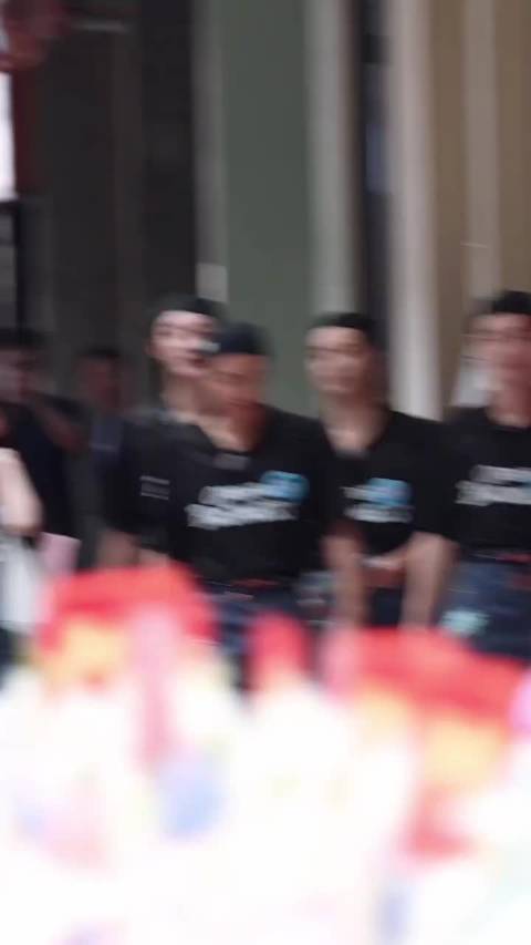 黄小蕾蒋依依深夜按摩缓解工作压力