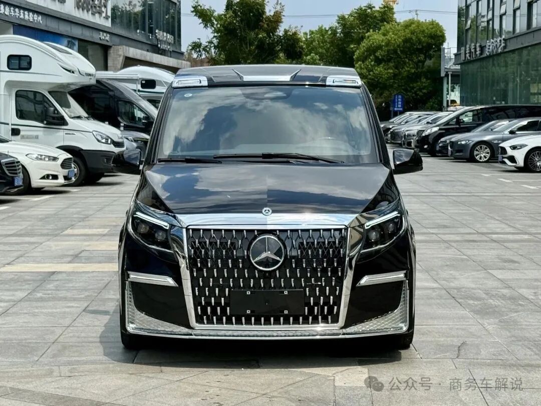 奔驰威霆改装商务车,7座改装完配置是真的高,整体够豪