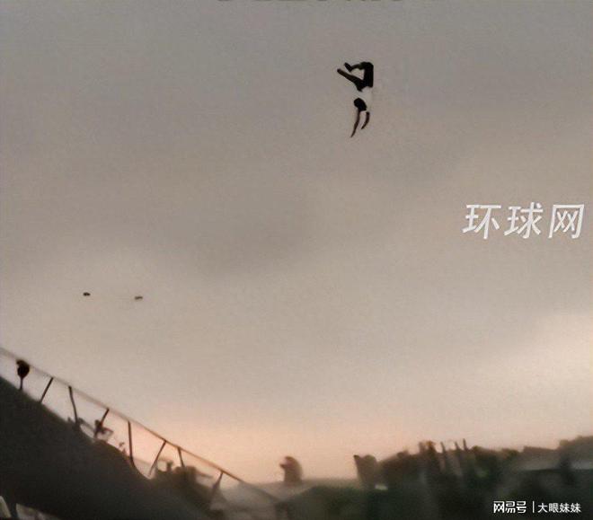 现实版飞屋环游记!印度一男子被甩飞，十几米高空坠落奇迹生还!|风暴|狂风|铁皮_订阅