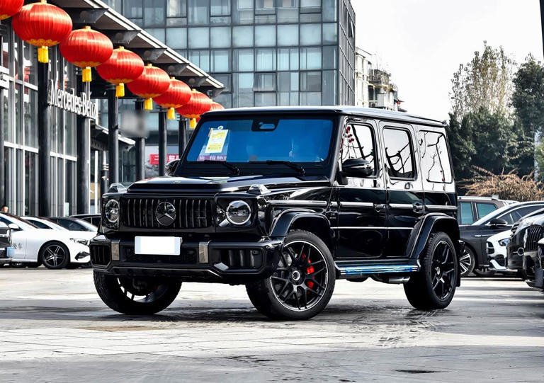 全新26款奔驰大G上市! 升级MBUX超联屏 | BitAuto