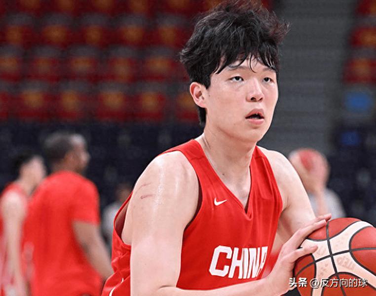 两战验货，杨瀚森成男篮最大鸡肋！郭士强定位尴尬，不如放去NBA