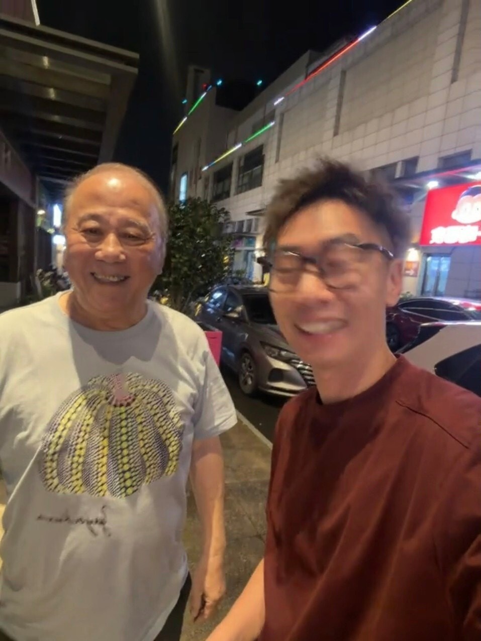 80岁TVB视帝被偶遇，被指比上月苍老不少，近日多次陷负面风波