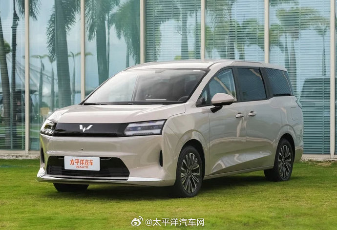 五菱星光730插混版和吉利星越L 2026款落地价分别是多少？