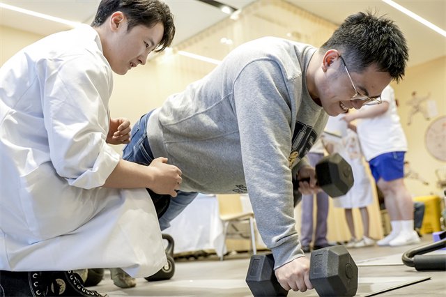 青年发现|商务楼宇现减重门诊，大批年轻人涌入