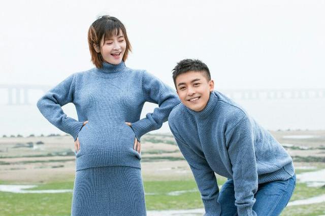 李晟在线辟谣离婚传闻！李佳航发省略号表示无语，史上最尴尬事件