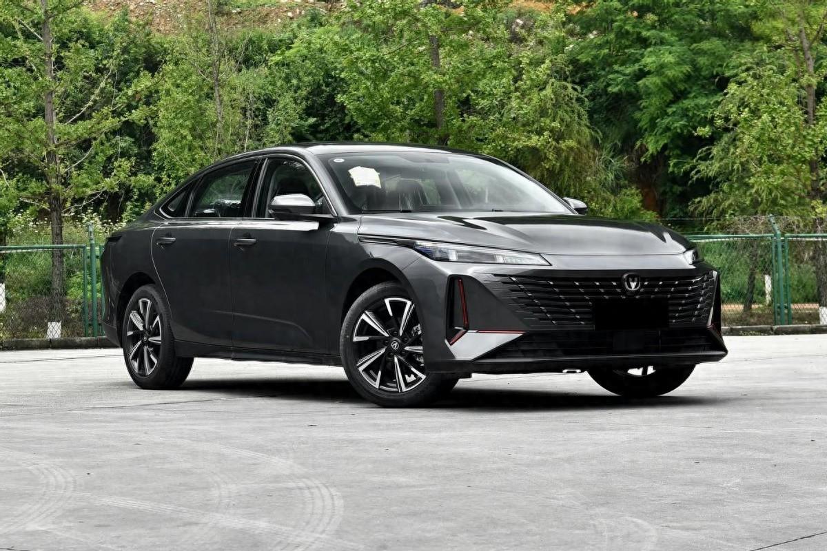 盘点三款10万内不踩雷的燃油车，轿车、SUV都有，工薪族也养得起