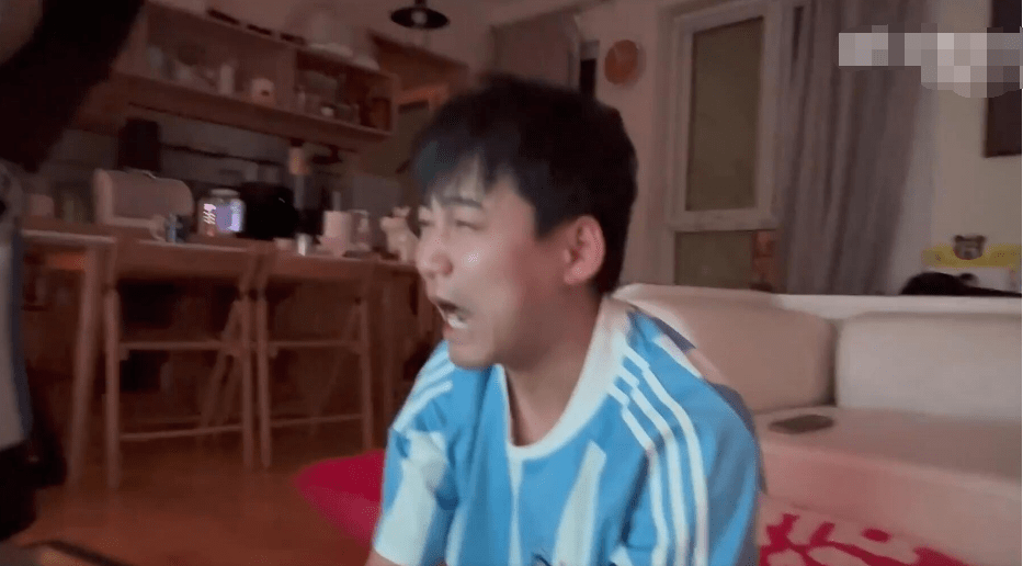 梅西世界杯夺冠 苏醒喜极而泣:对不起 失态了_阿根廷_铁杆球迷_社交