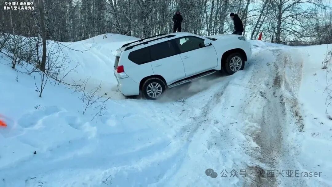 坦克300雪地封神？六台硬派SUV爬坡对比后，我有点意外