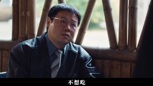 他只是来饭店吃个饭，竟发现饭店里暗藏玄机， 书接上回，言归正传之外！