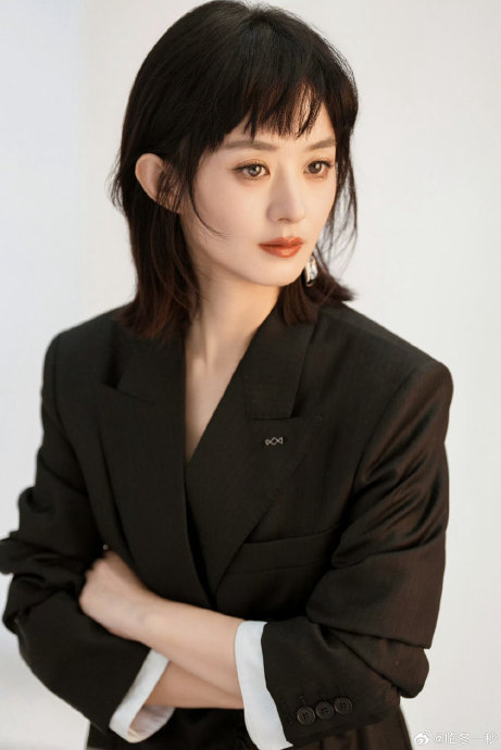 赵丽颖官宣纪梵希代言后哪些产品最火爆？