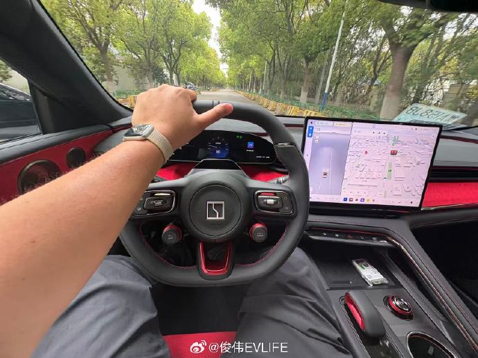 方程豹S GT与极氪001相比谁更强？