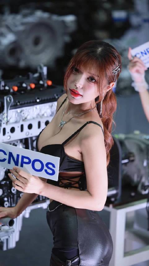 韩国Auto Salon Tech车展，车模柳秀晶美到犯规，这颜值谁顶得住？