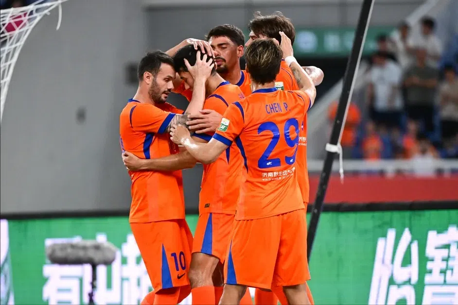 中超：泰山4-3玉昆，泽卡2传2射，克莱伯梅开二度