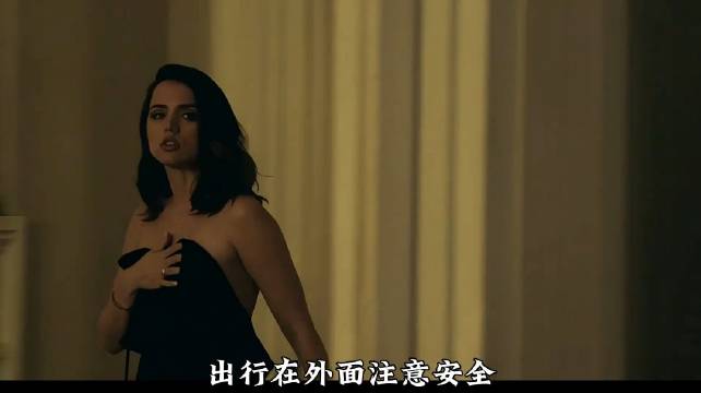 2023年的经典影片《深水》蝙蝠侠携手三级女帝，上演尺度大戏