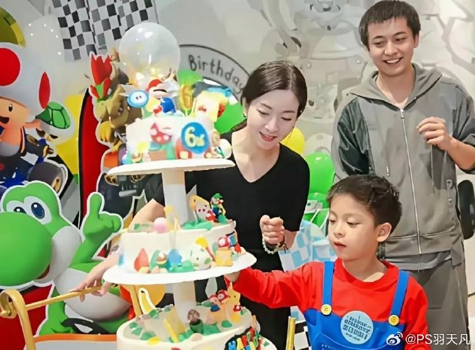 李晟8岁儿子近照曝光长相如何遗传父母基因