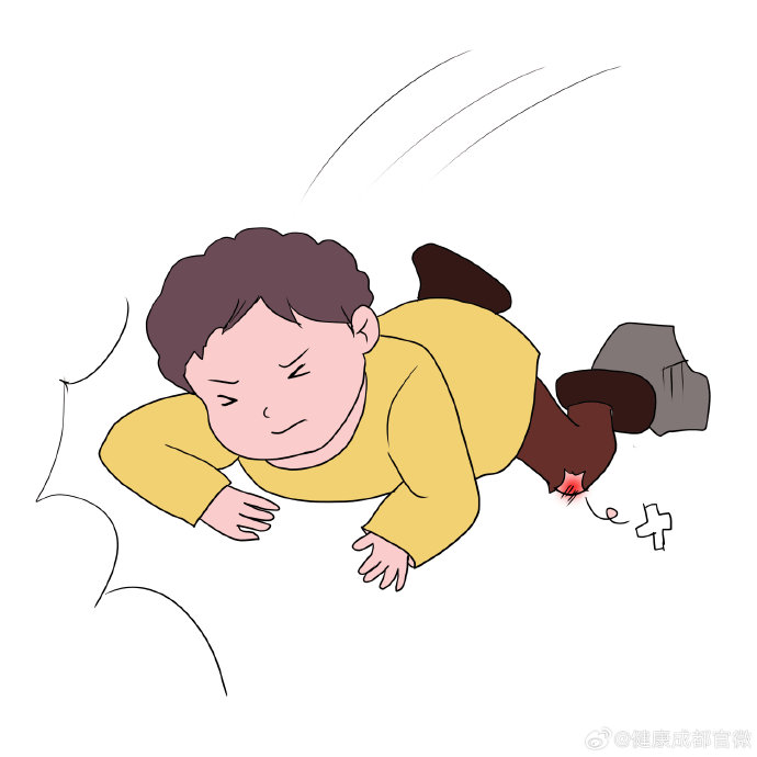 宝宝徒手扯掉脐痂吓坏妈妈，医生却说：有惊无险！