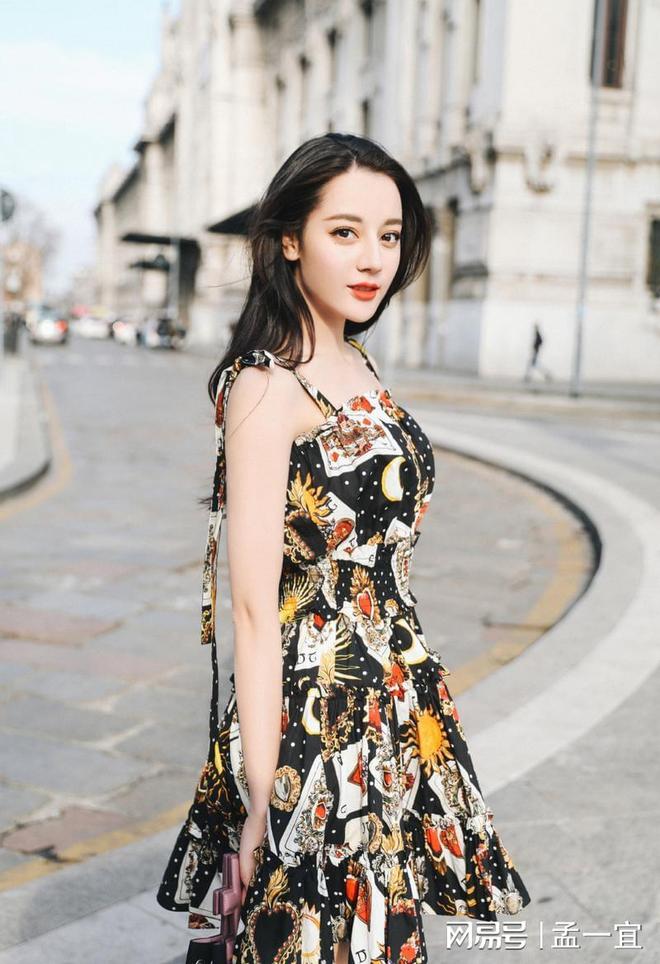 迪丽热巴发私信鼓励辛芷蕾，又美又心善